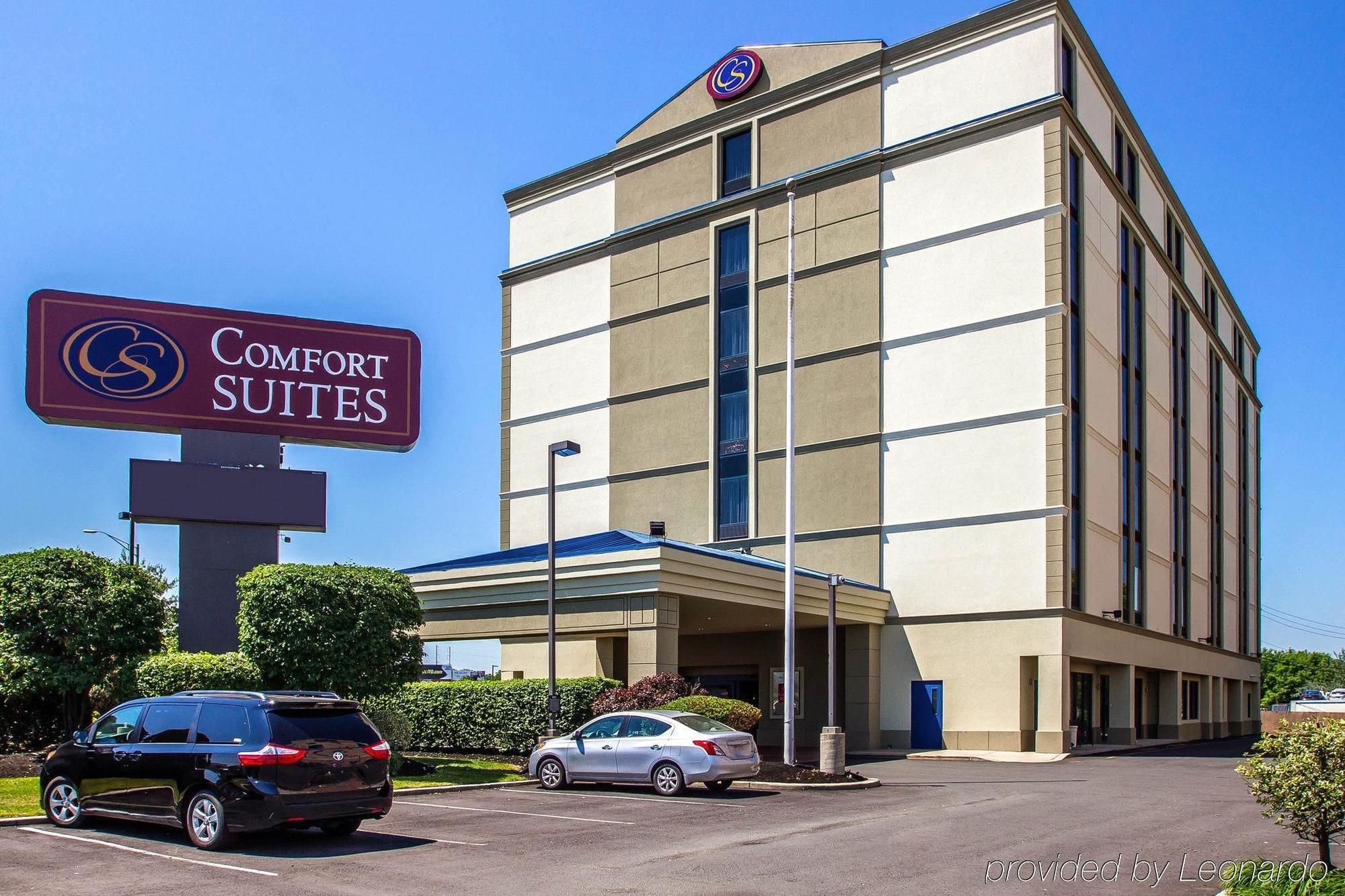 Comfort Suites At Woodbridge Avenel Exterior photo